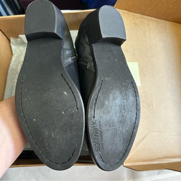 SoftWalk Women’s Rockin Black Snake Print Leather Booties Comfort Side Zip 10 - Picture 5 of 10